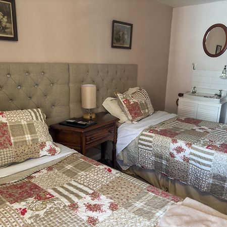 The Vintage Inn Уелингтън Екстериор снимка