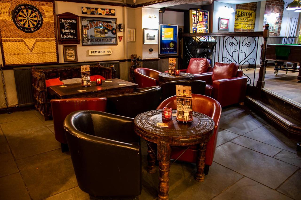 The Vintage Inn Уелингтън Екстериор снимка