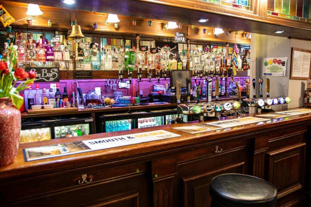 The Vintage Inn Уелингтън Екстериор снимка